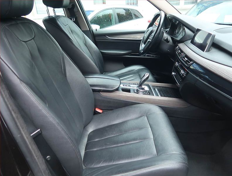 BMW X5 (2015) xLine xDrive30d, 4X4, Automat - fotka 9 z 17