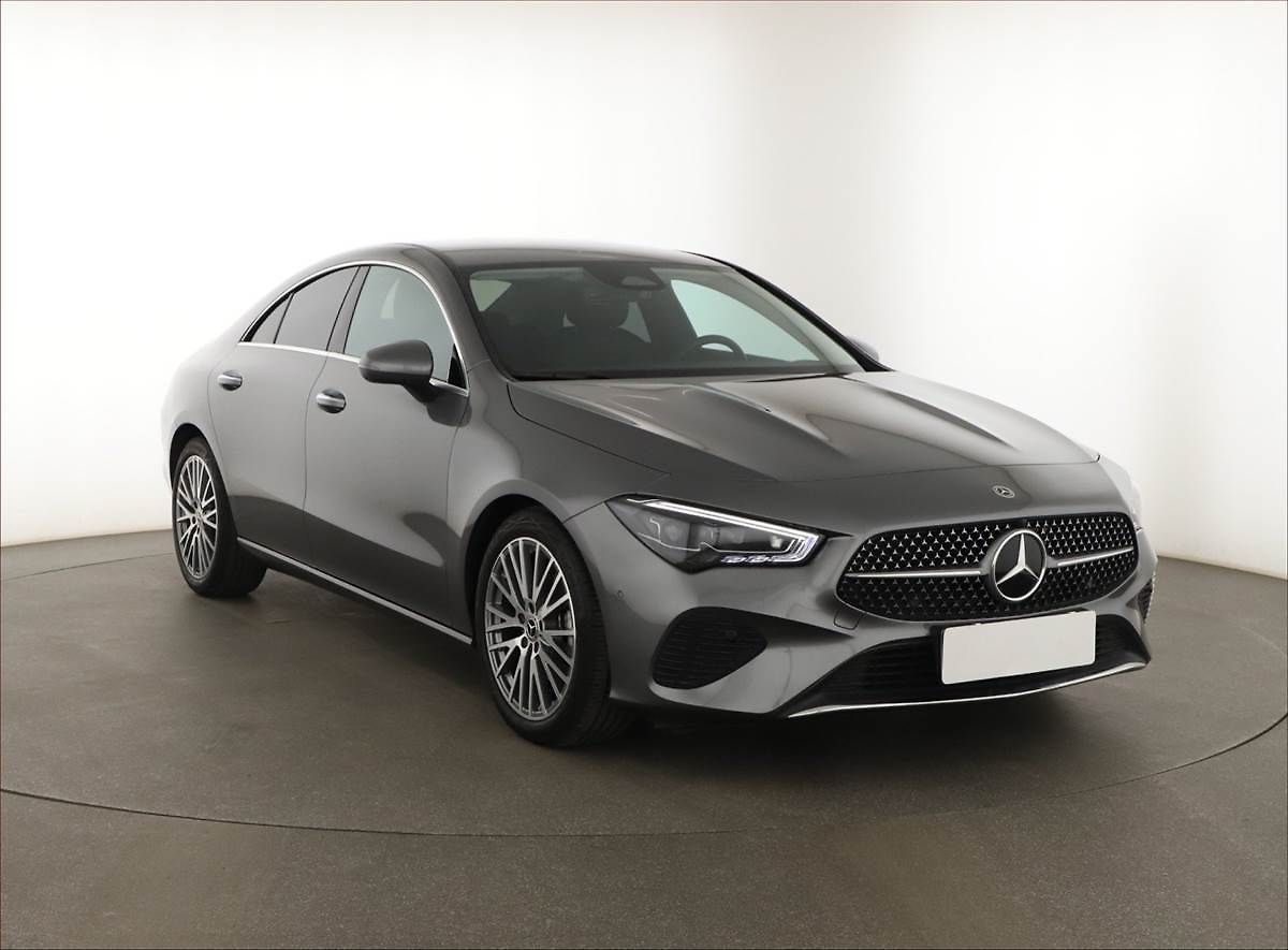 Mercedes-Benz CLA 200, Progressive