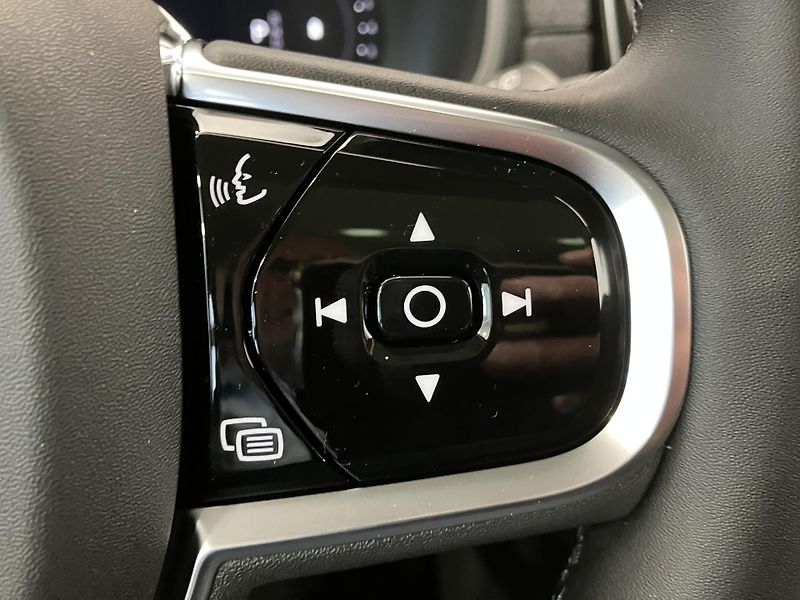 Volvo XC90 B5 AWD Ultra Bright AT8, ČR - fotka 24 z 49