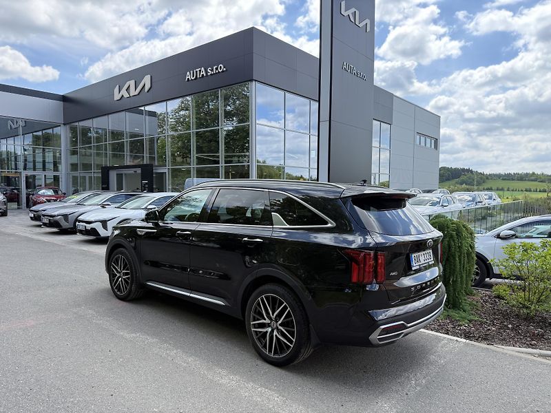 Kia Sorento 2.2 CRDi 142kw TOP 4x4 - fotka 8 z 10