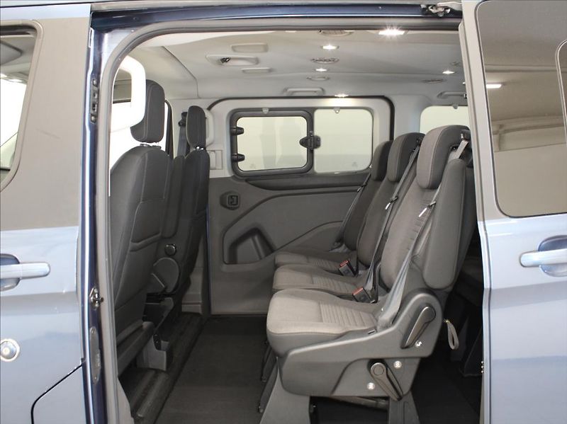 Ford Tourneo Custom 2,0 EB 95kW MT L1 Titan.8-míst - fotka 7 z 21
