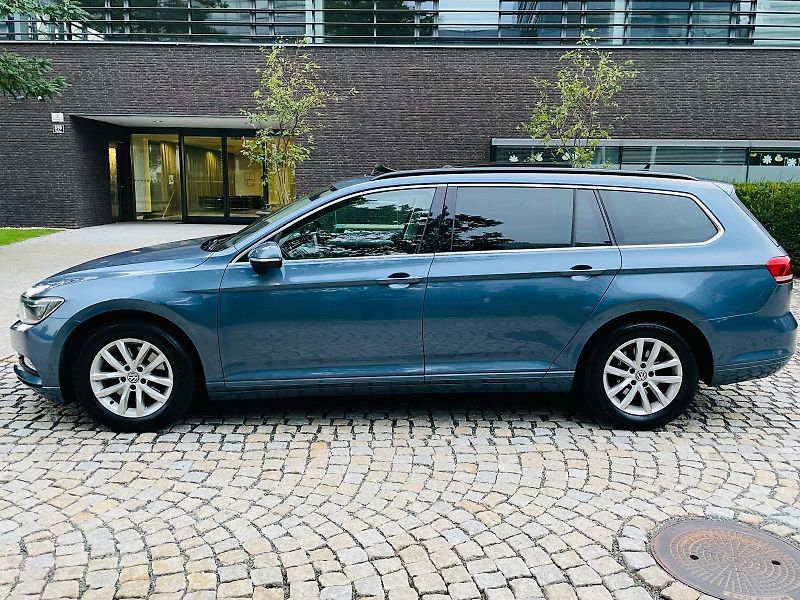 Volkswagen Passat 2.0TDI AUTOMAT VÝHŘEV SERVISKA - fotka 19 z 54