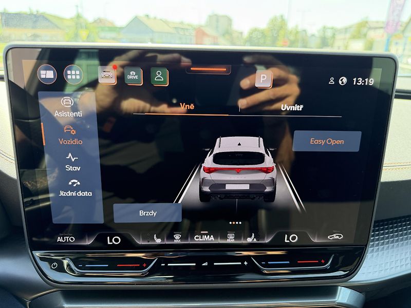 Cupra Formentor 1,5 eTSi/110kW - DSG - fotka 34 z 92