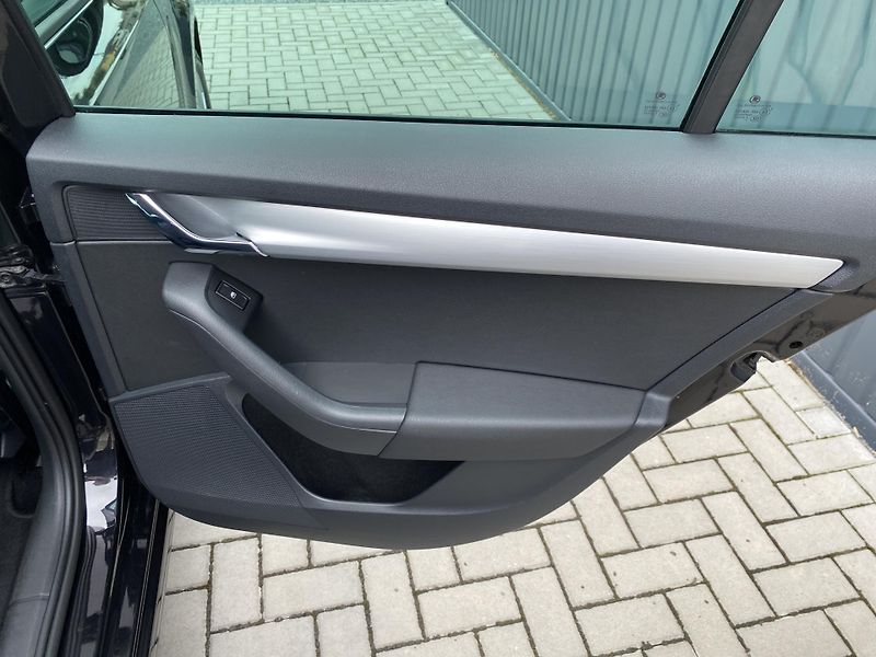 Škoda Octavia 1.4 TSI 110kW - 1xMAJ. - NAVI - fotka 38 z 45