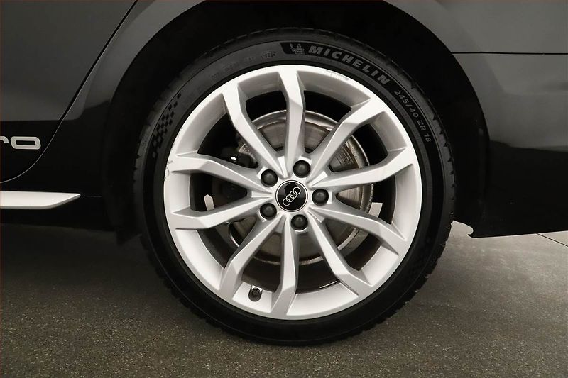Audi A4 (2022) 40 TDI - fotka 17 z 17