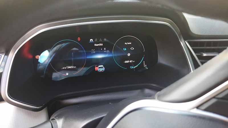 Renault Captur (2020) 1,6 Intens E-TECH - fotka 4 z 9