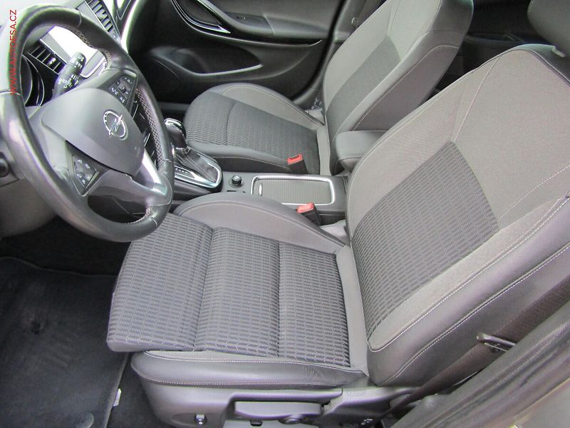 Opel Astra (2021) 1.5 CDTi, AT, LED, AC - fotka 9 z 20