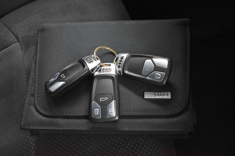 Audi Q7 3.0TDI REZERVACE - fotka 40 z 51