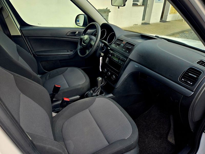 Škoda Yeti (2012) 1.4 TSI Serviska - fotka 17 z 26