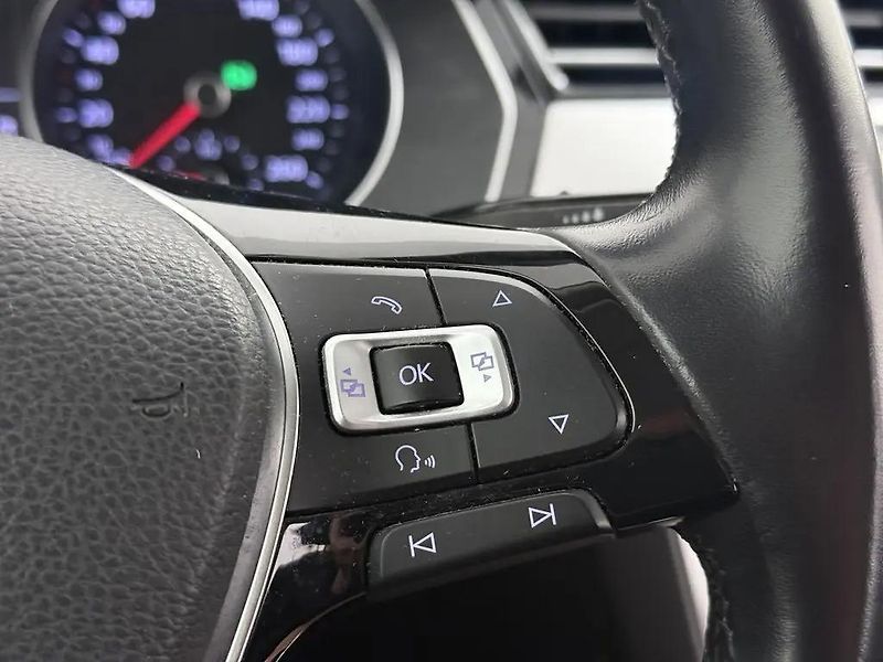 Volkswagen Passat 1.4TSI DSG 110kW Matrix ACC - fotka 7 z 13