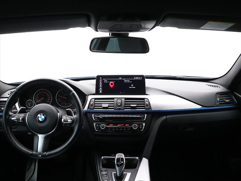 BMW Řada 3 2,0 320d 135 kW CZ M Paket - fotka 22 z 29