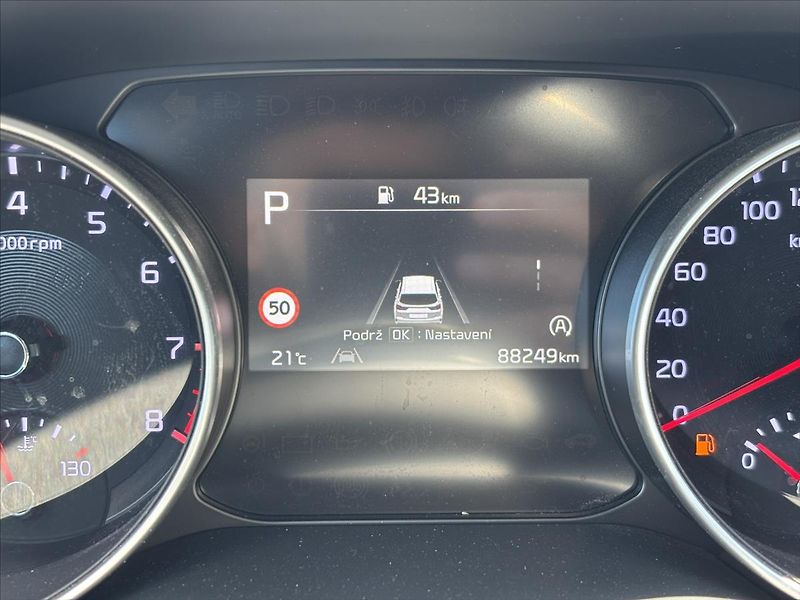 Kia Ceed 1,5 TGDi 118kW AT TOP KAMERA - fotka 42 z 43