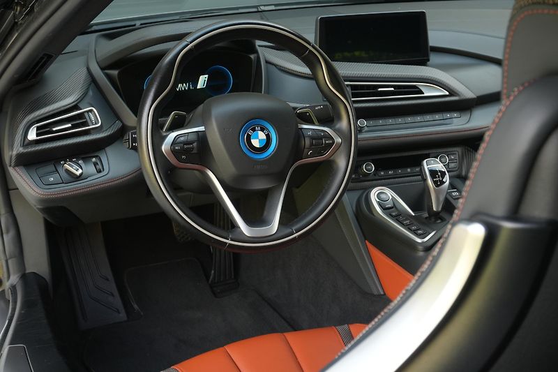 BMW i8 Coupe, Facelift, Lasery - fotka 9 z 28