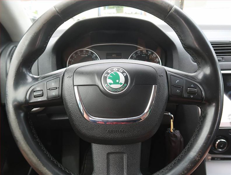 Škoda Octavia (2012) 1.6 TDI, Serv.kniha, Navi - fotka 16 z 18