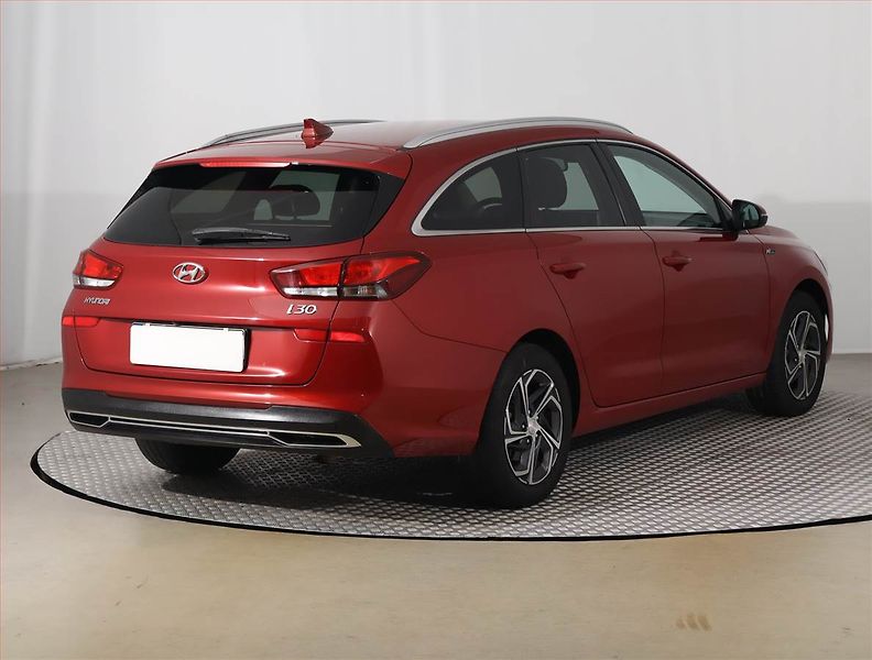 Hyundai i30 (2021) Family Comfort 1.6 CRDi - fotka 5 z 22