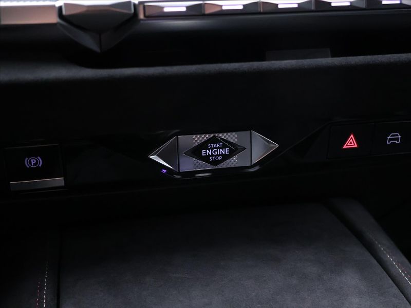 DS Automobiles DS4 1,6 PureTech 165kW Aut. CZ - fotka 28 z 37
