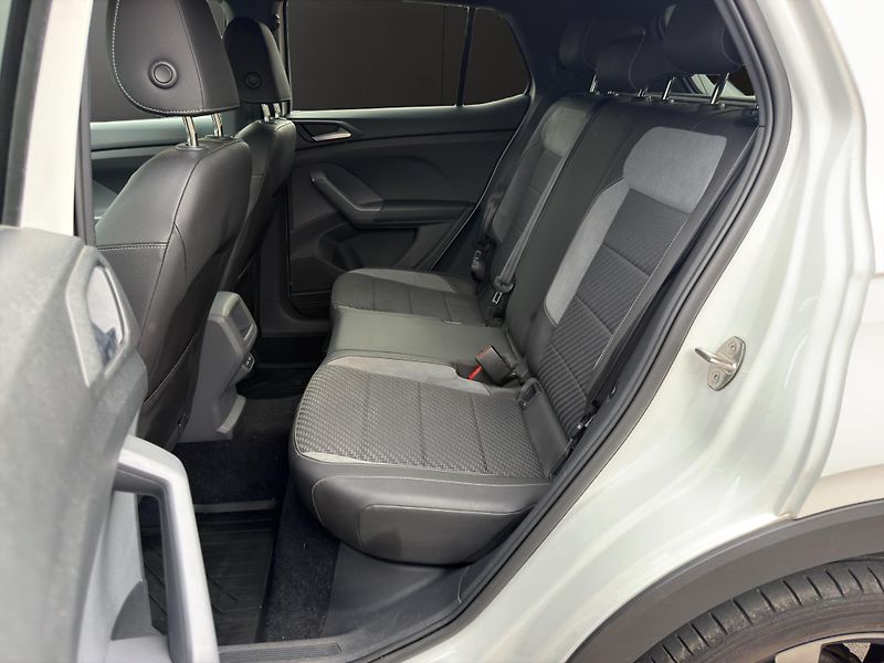 Volkswagen T-Cross (2021) R-LINE DSG 81KW  - fotka 13 z 27