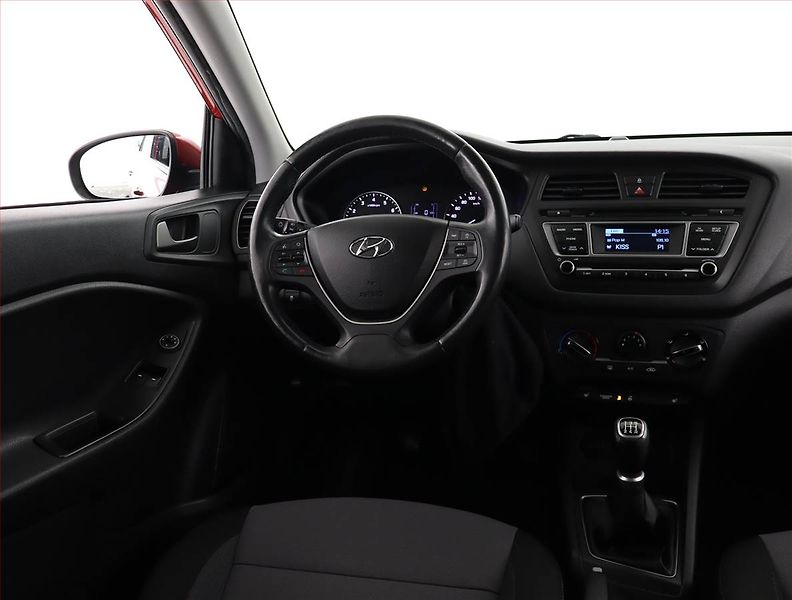 Hyundai i20 (2017) 1.2, Tempomat, Park. senzory - fotka 7 z 19