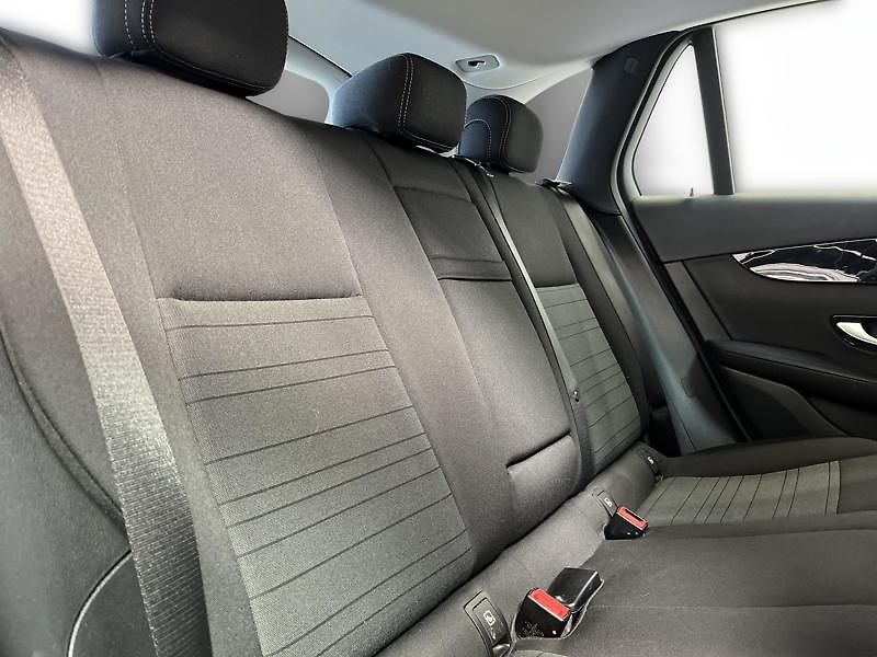 Mercedes-Benz GLC 220d 4MATIC - fotka 21 z 23