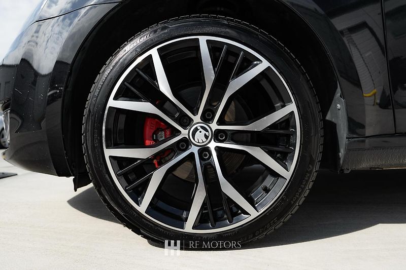 Škoda Octavia (2014) 1.6 TDI Elegance/Style - fotka 7 z 35