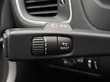 Volvo V40 T2 KINETIC CZ 1.maj REZERVACE - náhled 23