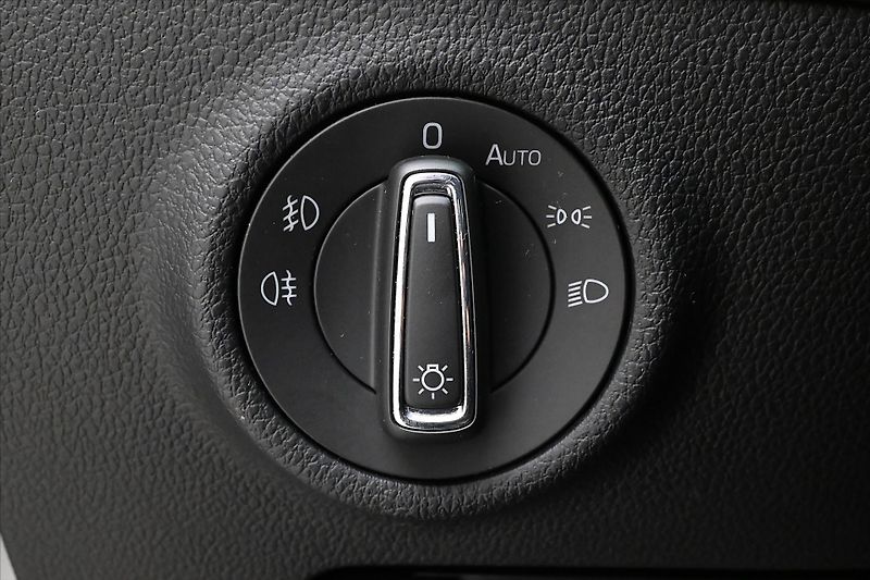 Škoda Superb 2,0 TDI 110kW DSG Style Záruka - fotka 21 z 24