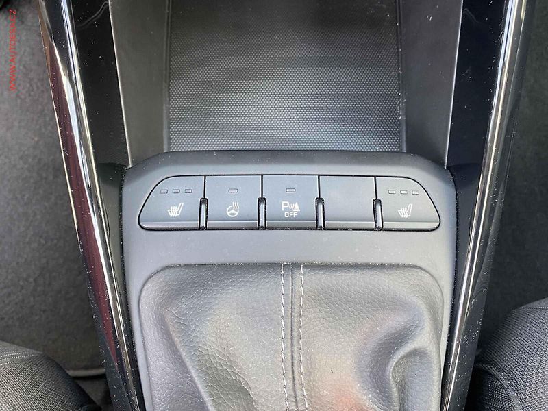 Kia Rio (2023) 1.2, Vision, navi, kamera - fotka 19 z 19