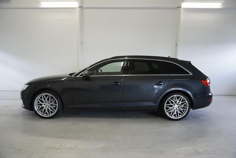 Audi A4 (2016) 2.0 TDI 140kW QUATTRO S TRONIC - fotka 5 z 37