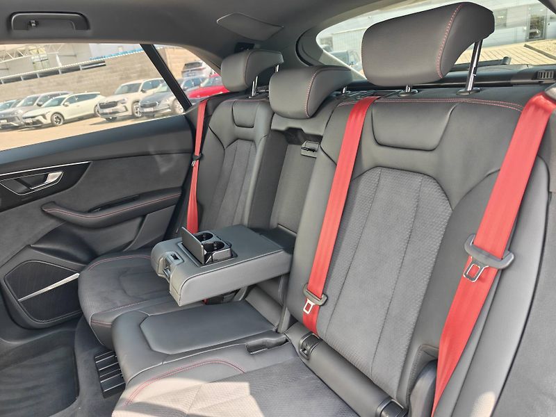 Audi Q8 SUV 50 Quattro 8TT 3,0TDI - fotka 8 z 28