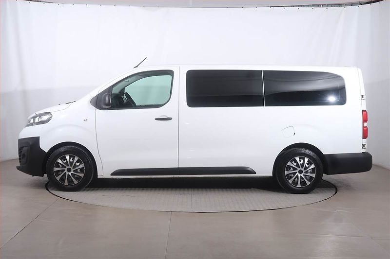 Opel Vivaro (2021) 2.0 CDTI, Bus, 9Míst, SR - fotka 3 z 16
