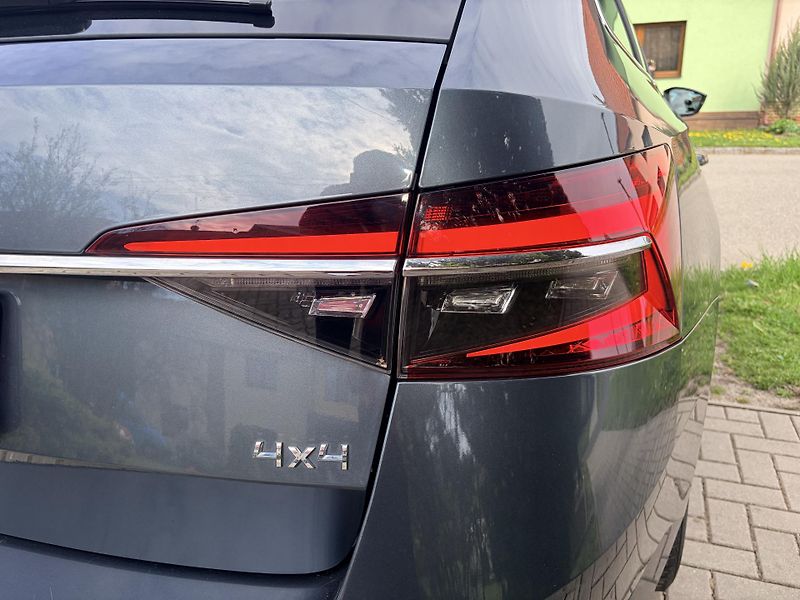 Škoda Superb 2.0TDI 147KW DSG MATRIX 4x4 - fotka 7 z 44