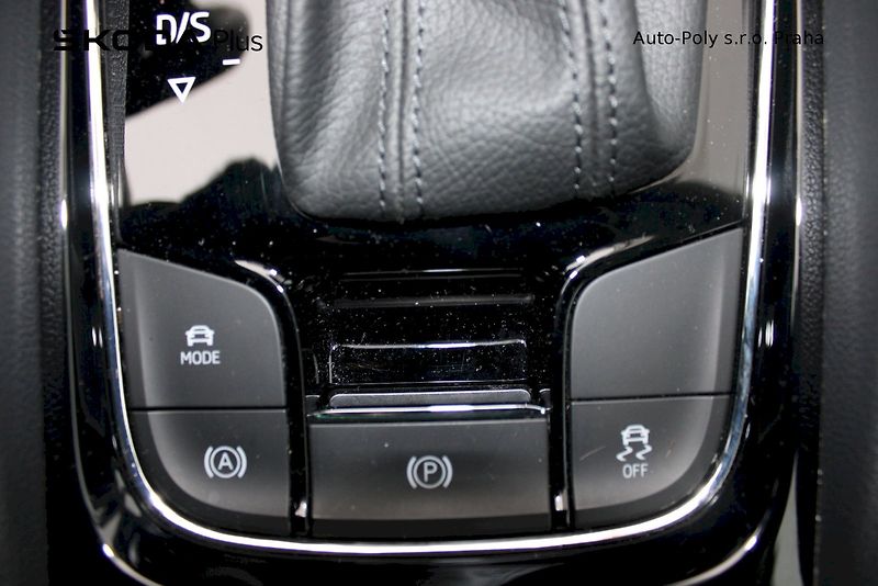 Škoda Karoq (2024) 2,0 TDI 110kW Top Selection - fotka 15 z 28