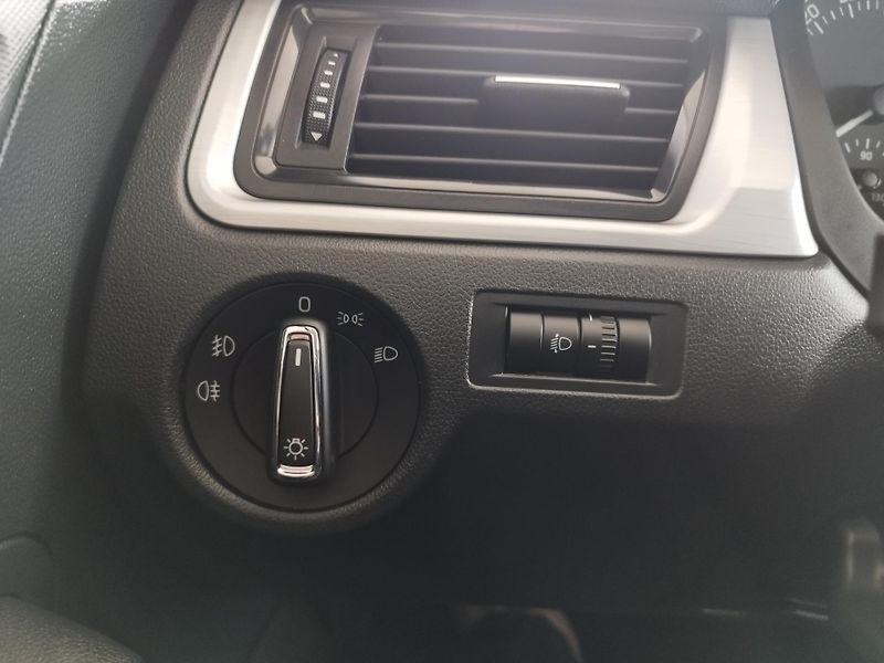 Škoda Rapid (2015) TDI,66KW,DSG,ALU,SERVISKA - fotka 30 z 32