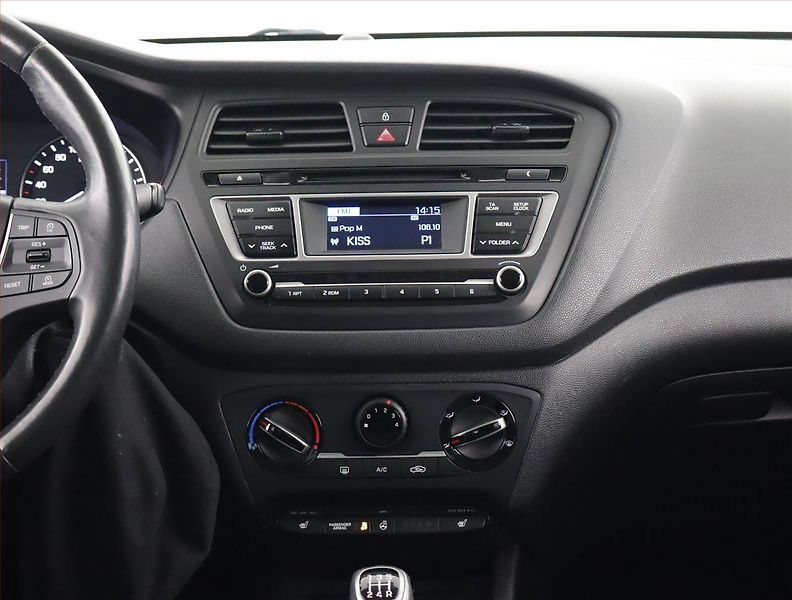 Hyundai i20 (2017) 1.2, Tempomat, Park. senzory - fotka 12 z 19