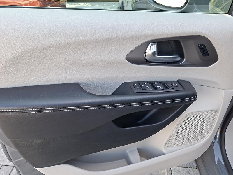 Chrysler Pacifica (2022) 3,6L V6, 7míst, kůže, servis - fotka 20 z 46