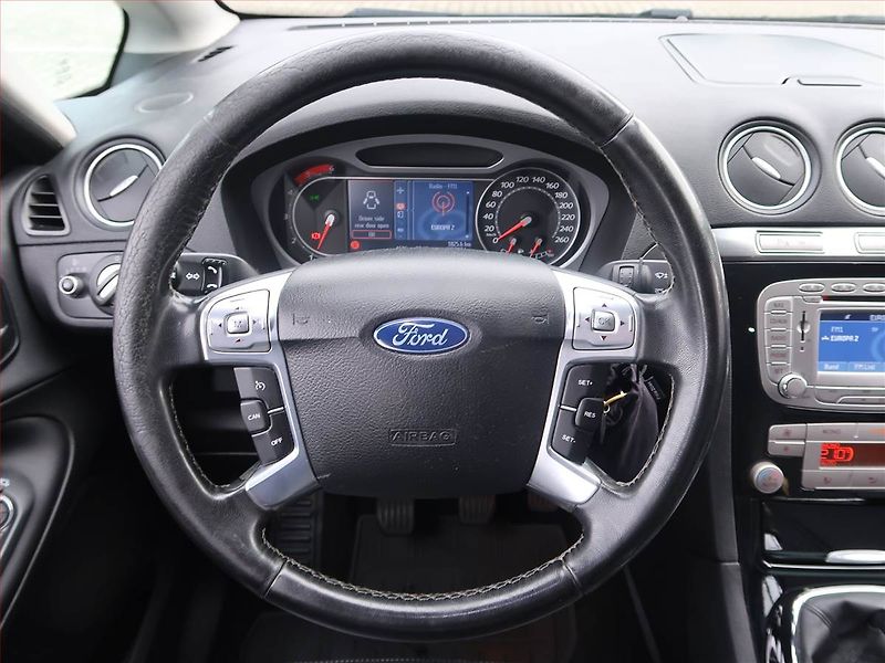 Ford S-MAX (2011) Titanium 2.0 TDCi, Navi - fotka 17 z 18