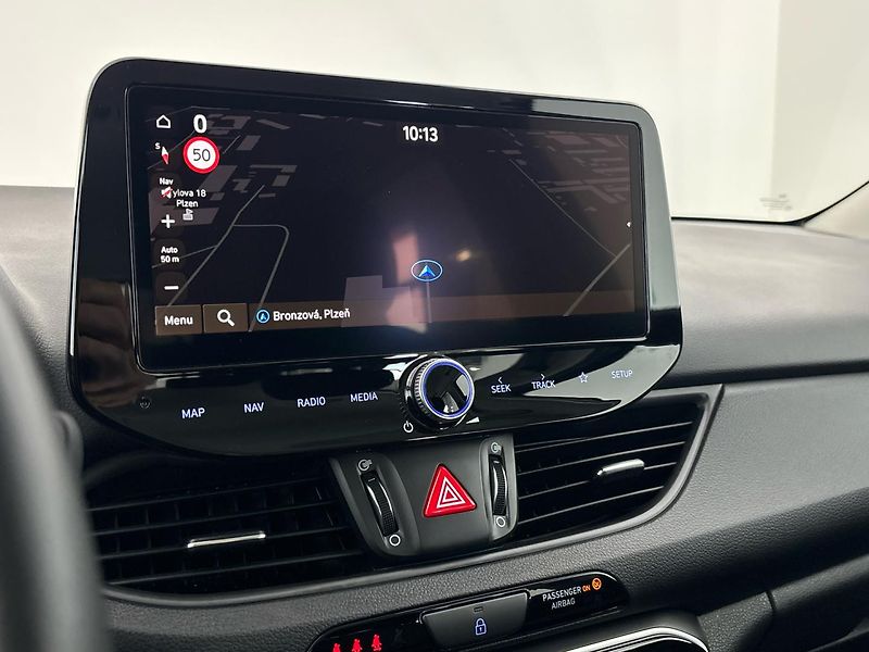 Hyundai i30 Smart DCT - fotka 23 z 26