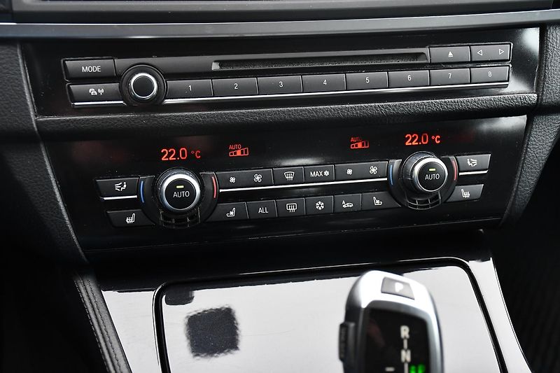 BMW Řada 5 530d xDrive ČR 2xKOLA - fotka 30 z 47
