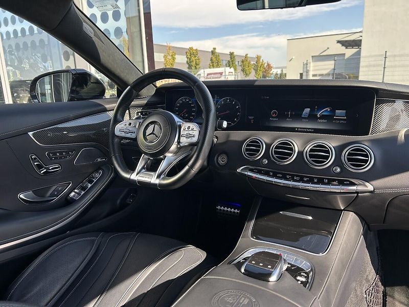 Mercedes-Benz Třídy S S 63 AMG 4MATIC+ Coupe - fotka 14 z 35