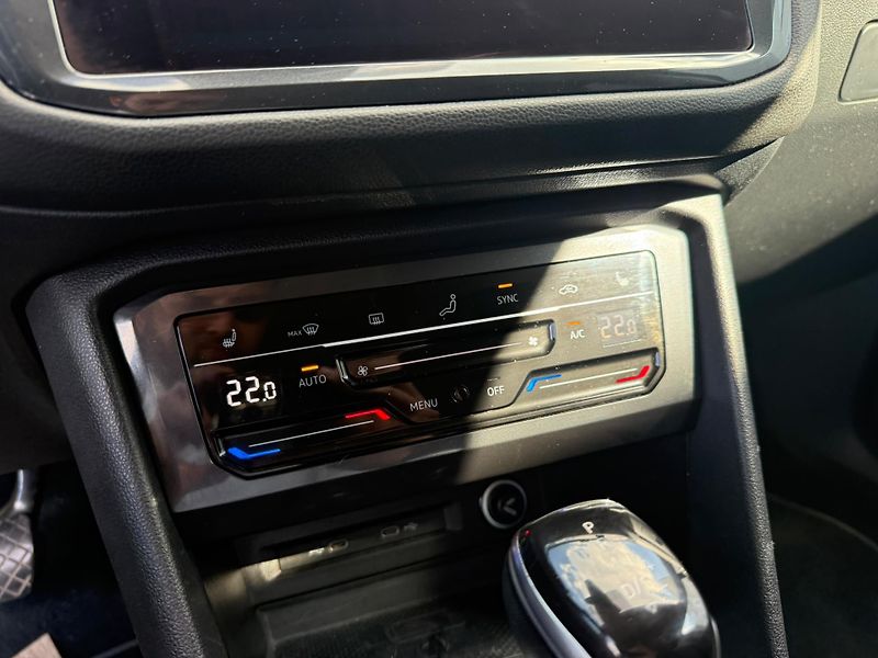 Volkswagen Tiguan 2.0 TDI 147kw DSG 4x4 - fotka 15 z 23