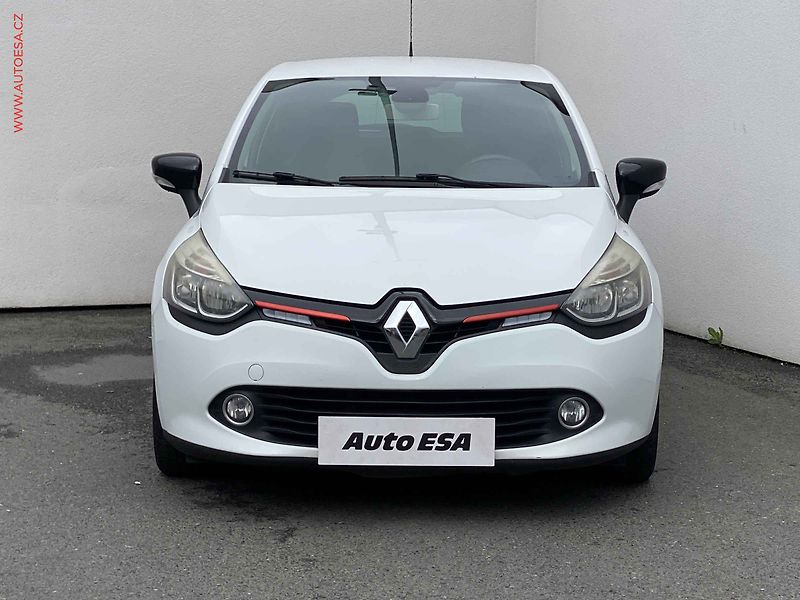 Renault Clio (2013) 1.2 i, ČR, AC, výhřev sed - fotka 2 z 17