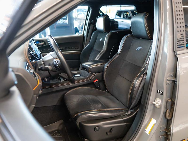 Dodge Durango (2023) 5.7 R/T Hemi Orange Tow N Go - fotka 14 z 38
