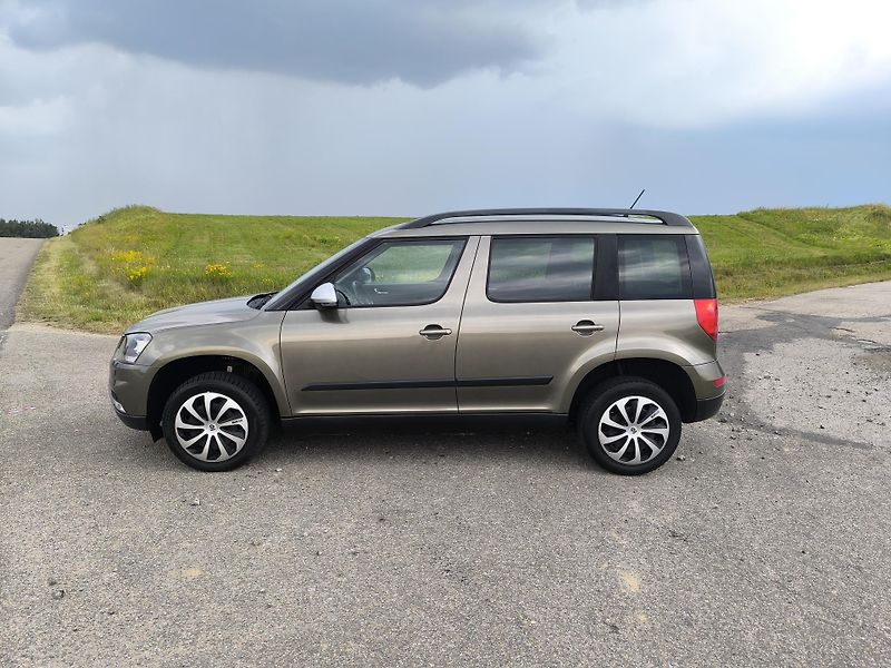 Škoda Yeti (2015) 2.0TDi DOLOŽENÉ KM - fotka 4 z 27