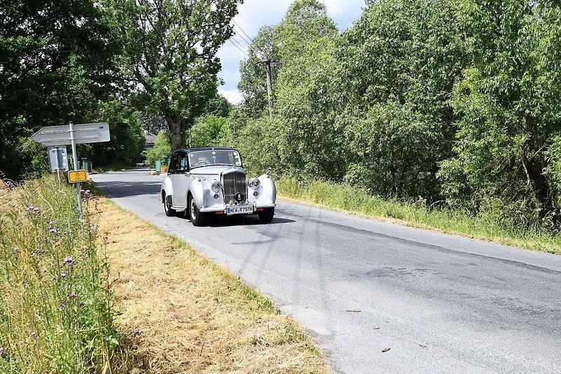 Přehlídka historie, noblesy, technických zajímavostí a unikátů. To byla Jízda Saši Kolowrata.