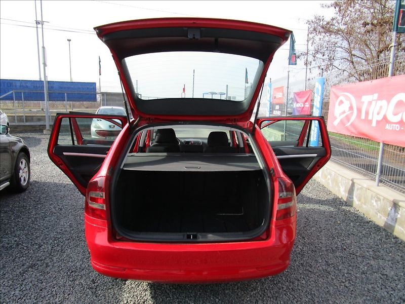 Škoda Octavia Combi 1.9TDi Ambiente, Klima - fotka 31 z 41
