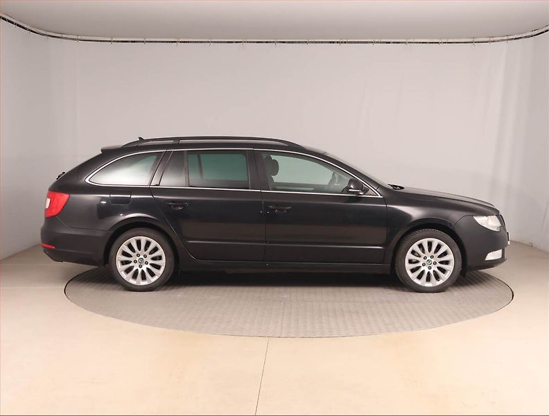 Škoda Superb (2013) 2.0 TDI, Automat, Bi-Xenony - fotka 6 z 18