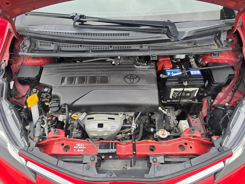 Toyota Yaris 1.3 VVTI Automat  - fotka 12 z 15