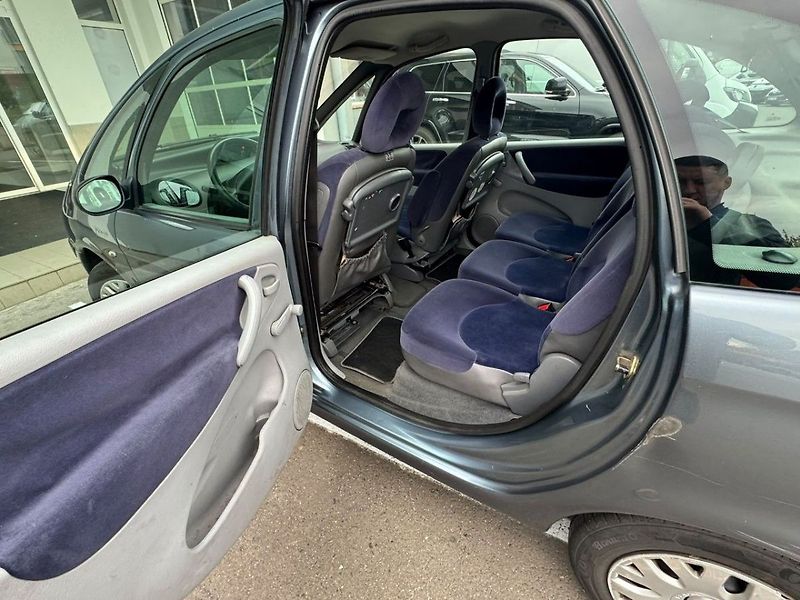 Citroën Xsara Picasso 1,6 - fotka 7 z 9