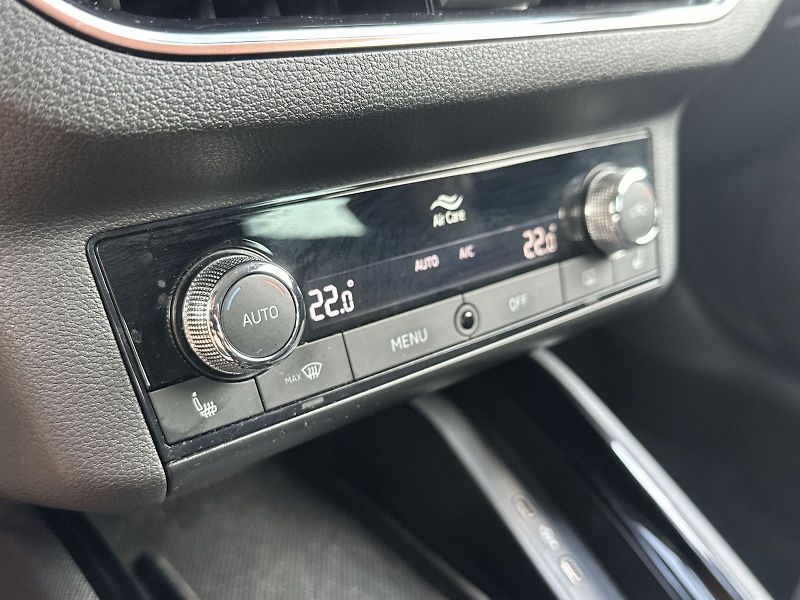 Škoda Kamiq (2023) 1.0 TSI Style - fotka 14 z 28