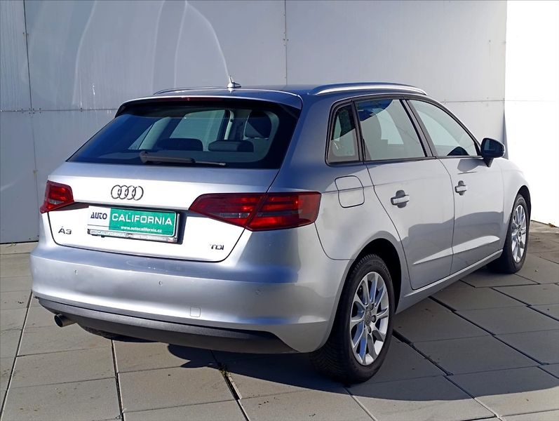 Audi A3 1,6 TDi Aut.klima,Navigace - fotka 7 z 34